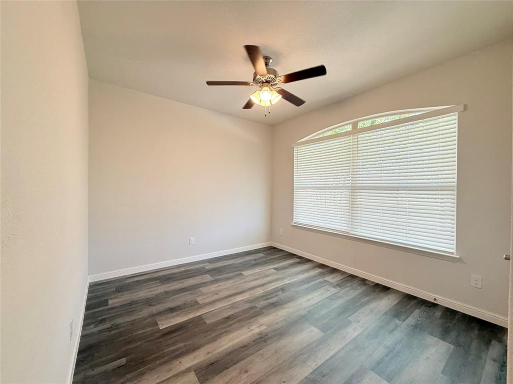 16004 Farringdon Street Property Photo 34