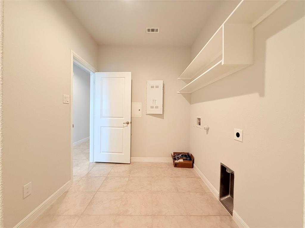 16004 Farringdon Street Property Photo 35