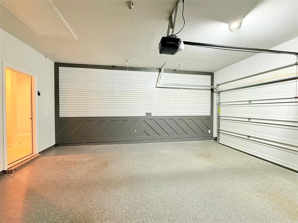 16004 Farringdon Street Property Photo 38