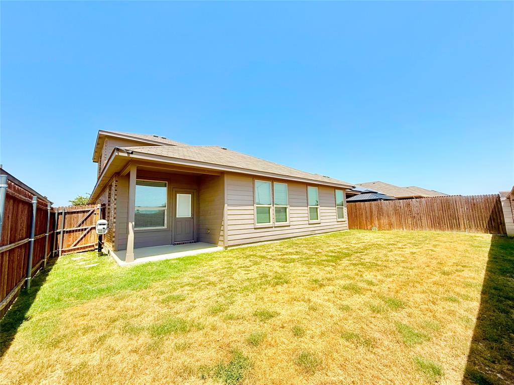 16004 Farringdon Street Property Photo 39