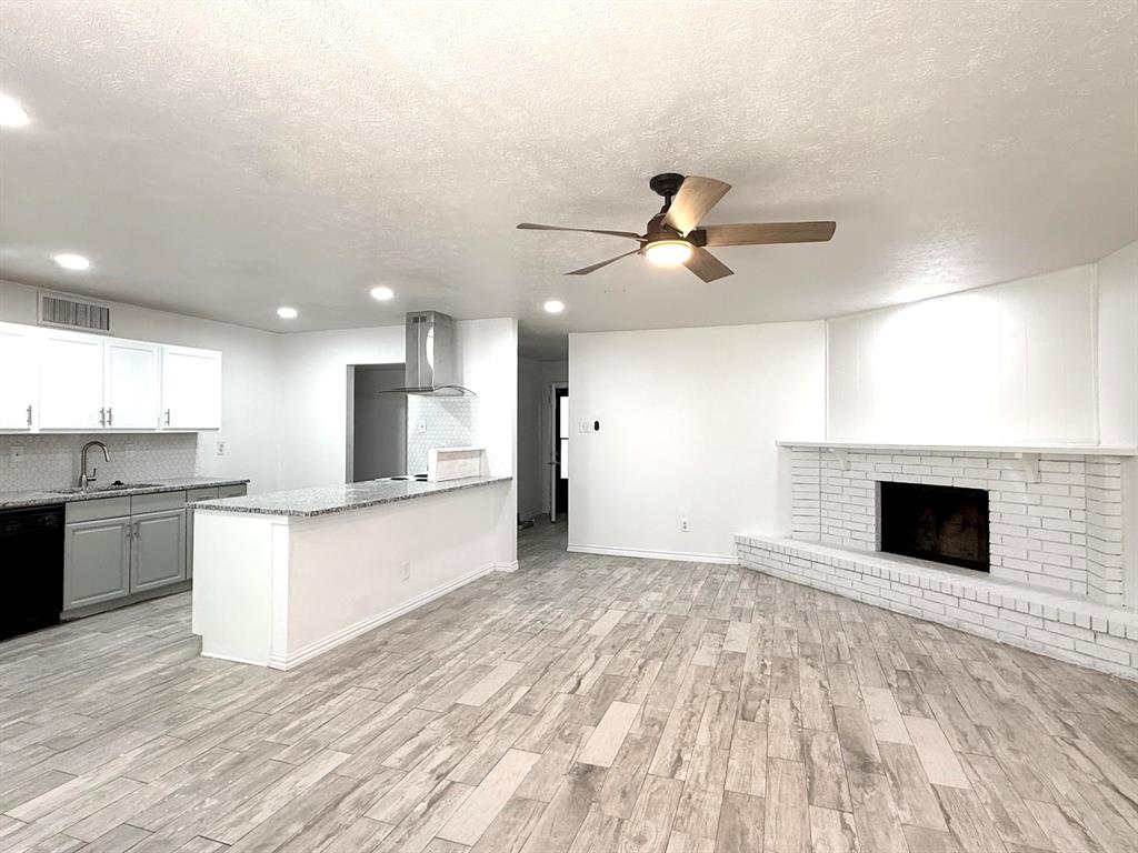 545 Oldbridge Drive Property Photo 3
