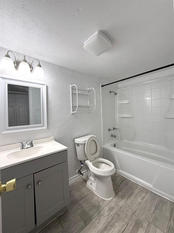545 Oldbridge Drive Property Photo 12