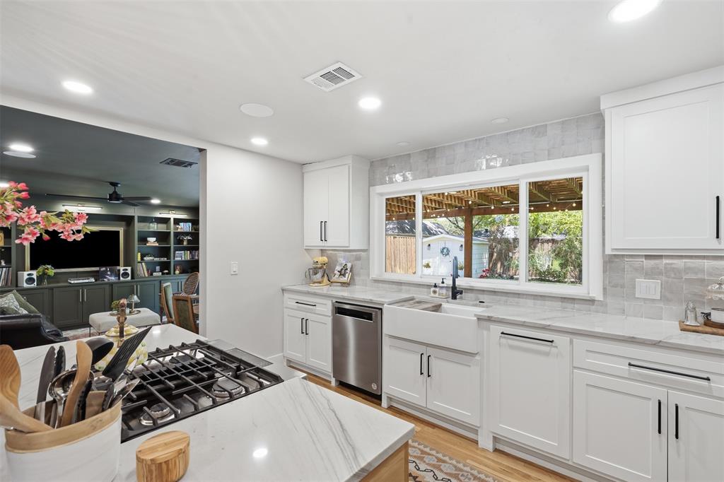 6424 Curzon Avenue Property Photo 3
