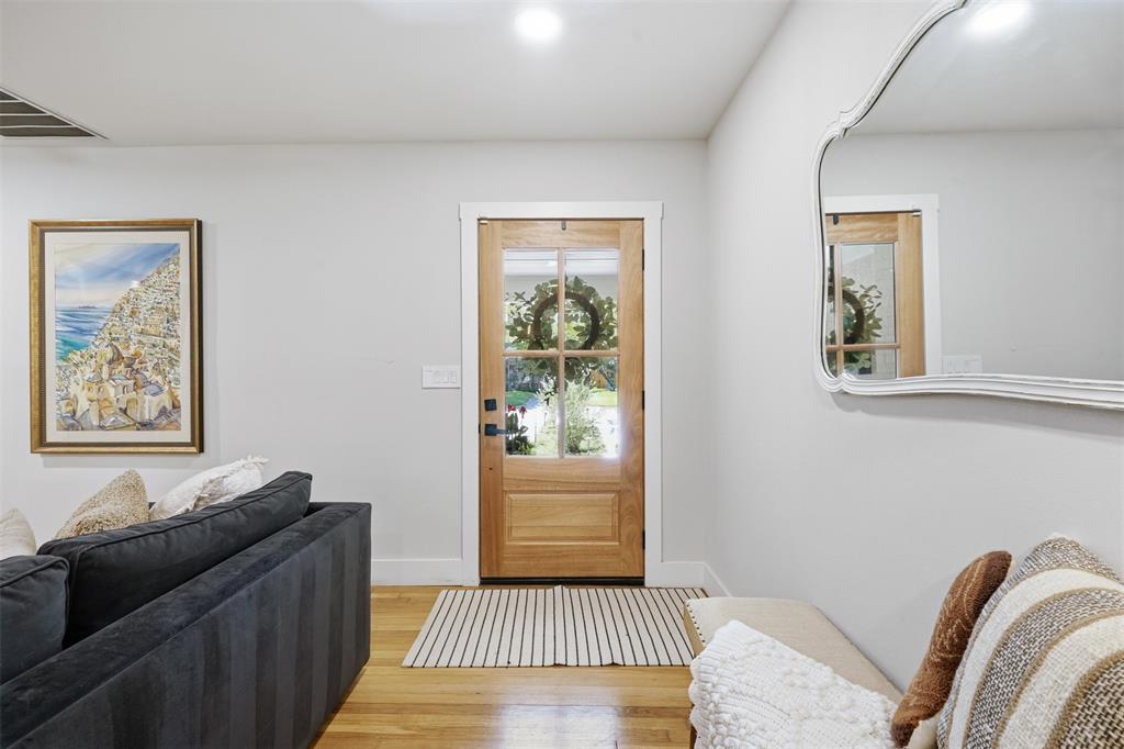6424 Curzon Avenue Property Photo 9