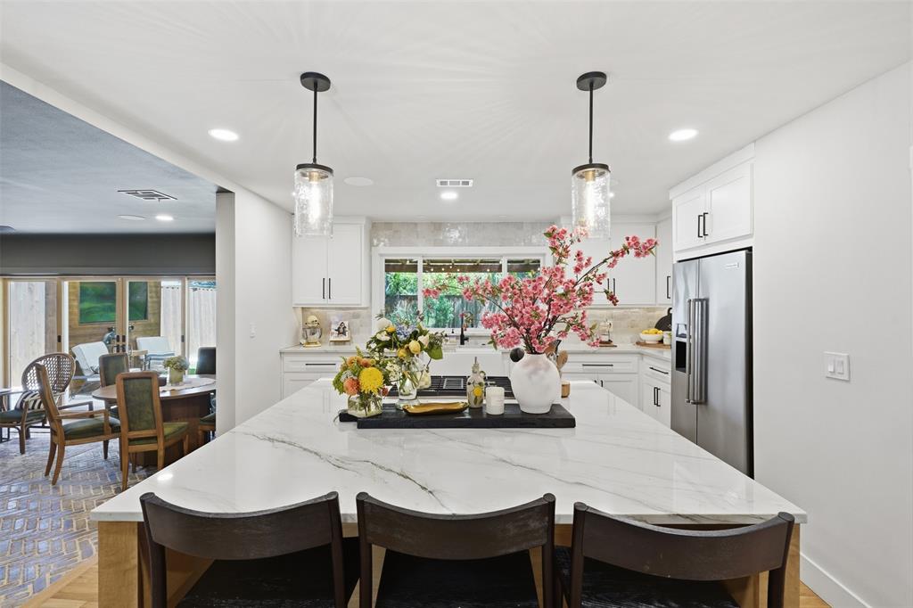6424 Curzon Avenue Property Photo 12