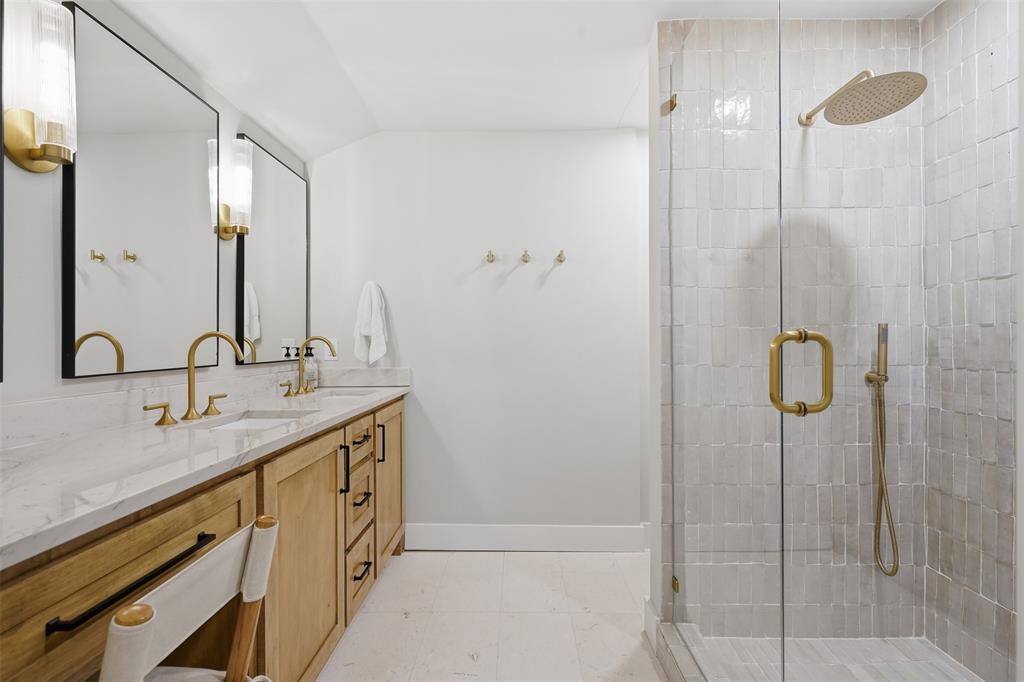 6424 Curzon Avenue Property Photo 23