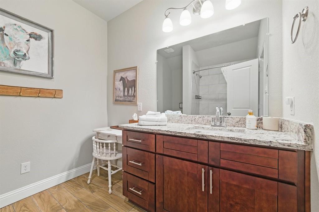 2409 Ross Avenue Property Photo 7