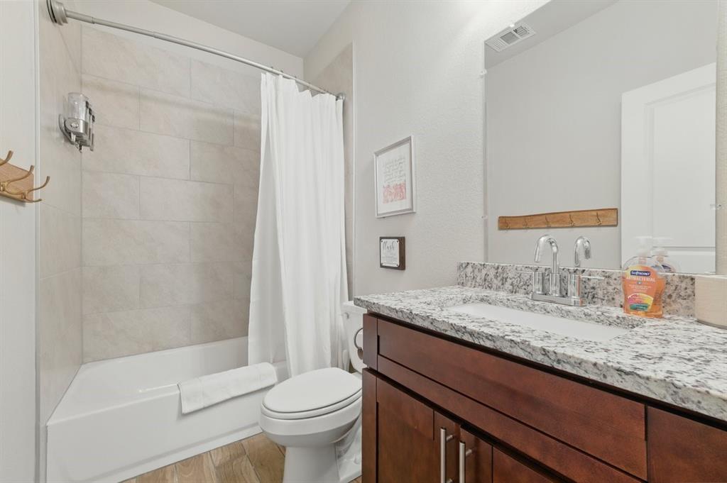 2409 Ross Avenue Property Photo 11