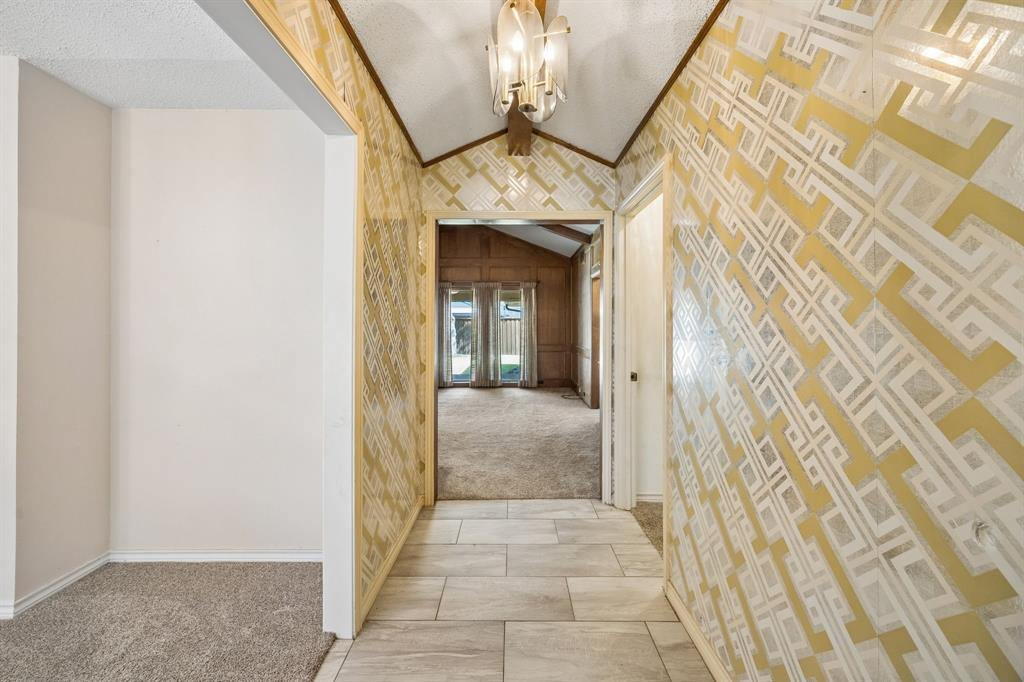 6017 Timber Creek Lane Property Photo 4