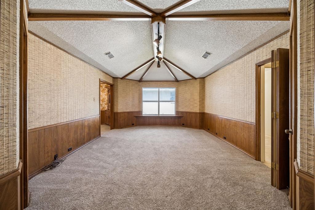 6017 Timber Creek Lane Property Photo 9