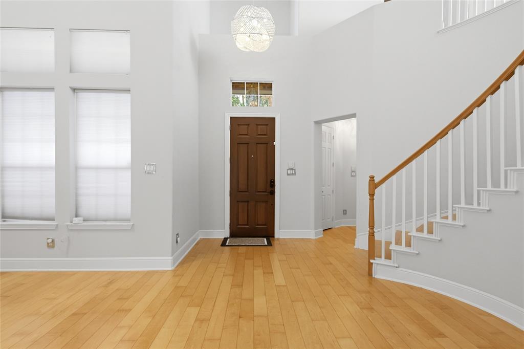 6925 Medallion Drive Property Photo 5