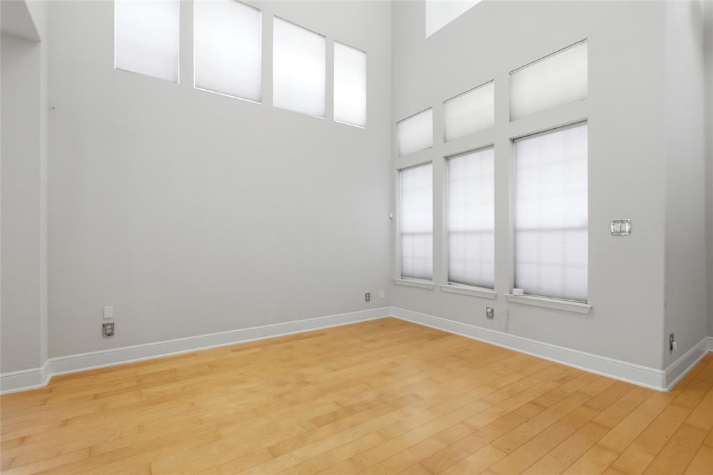 6925 Medallion Drive Property Photo 10