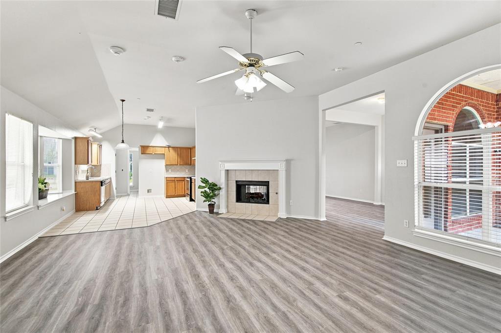 1033 Suffolk Lane Property Photo 1