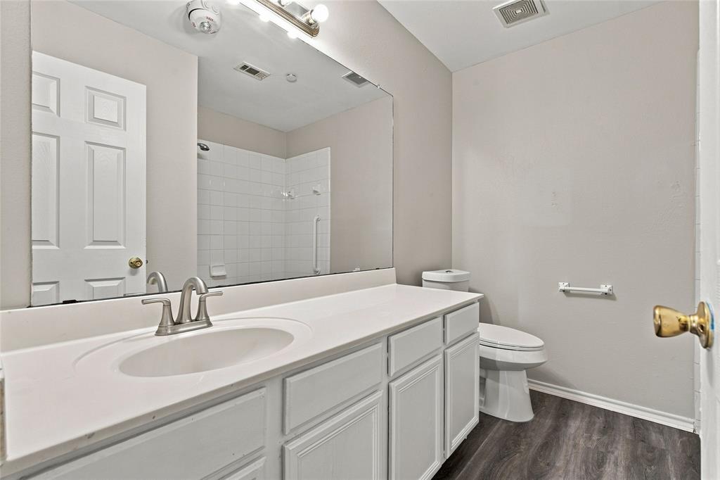1033 Suffolk Lane Property Photo 19