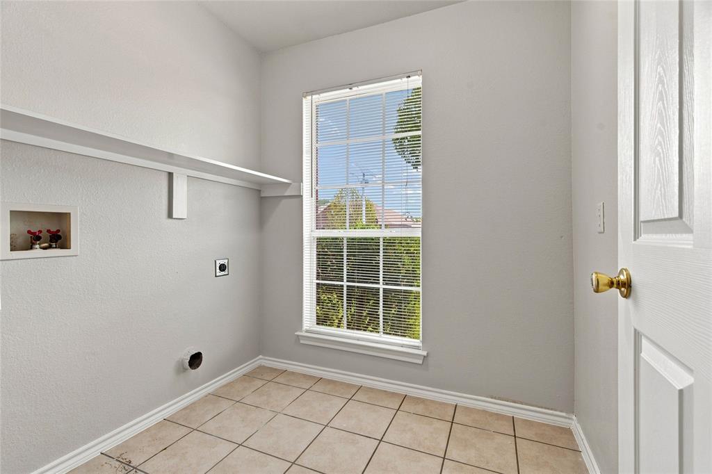 1033 Suffolk Lane Property Photo 20