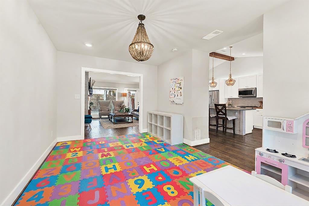 3326 Dartmoor Drive Property Photo 5