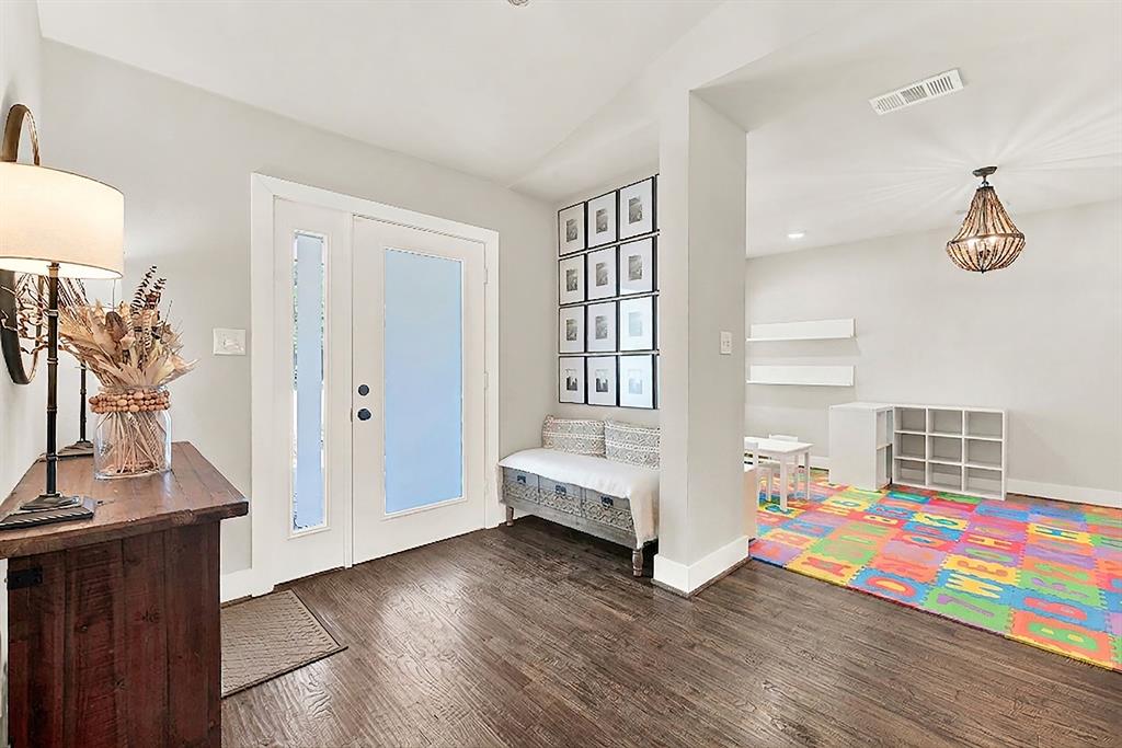 3326 Dartmoor Drive Property Photo 6