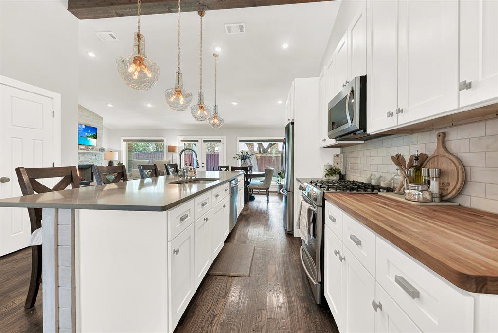 3326 Dartmoor Drive Property Photo 8