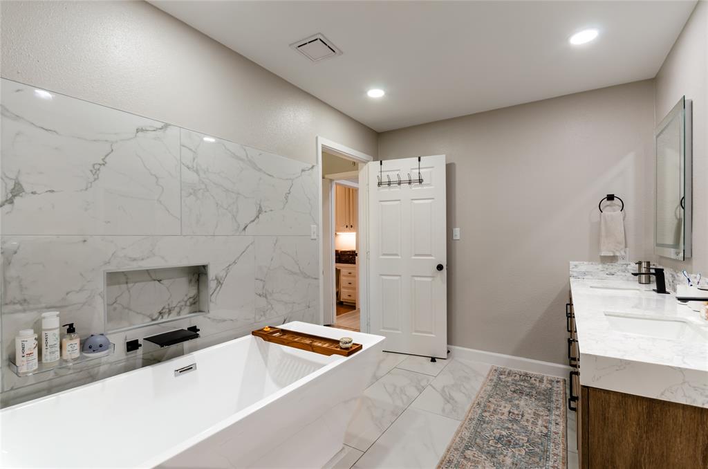 703 Willow Brook Drive Property Photo 25