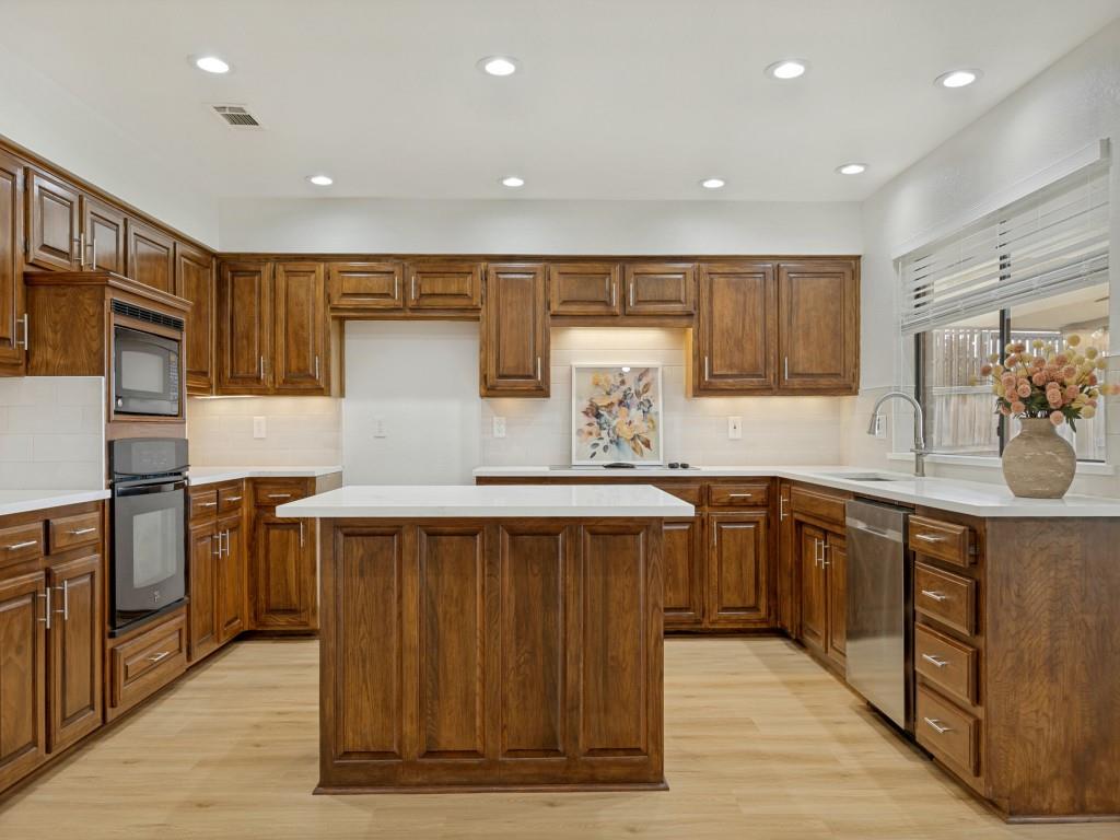 1901 Ridge Creek Drive Property Photo 9