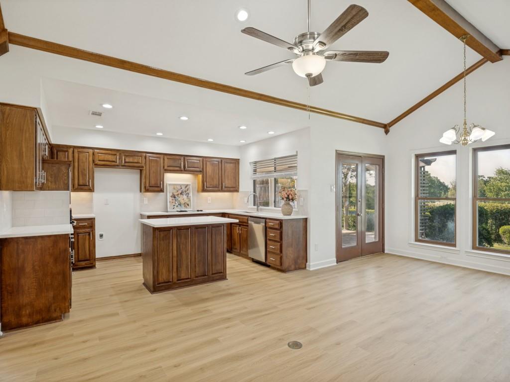 1901 Ridge Creek Drive Property Photo 10