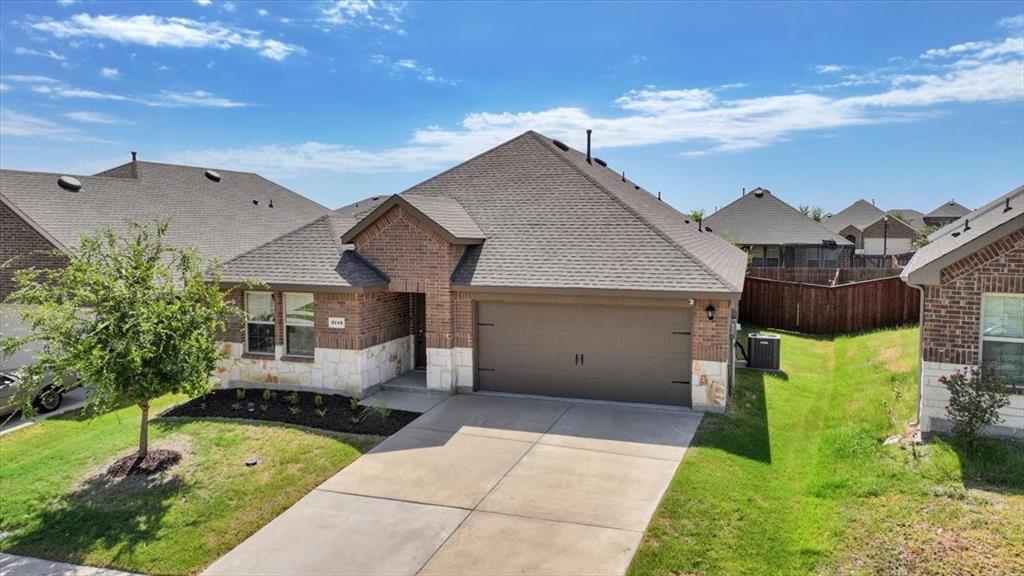 2113 Camellia Street Property Photo 1