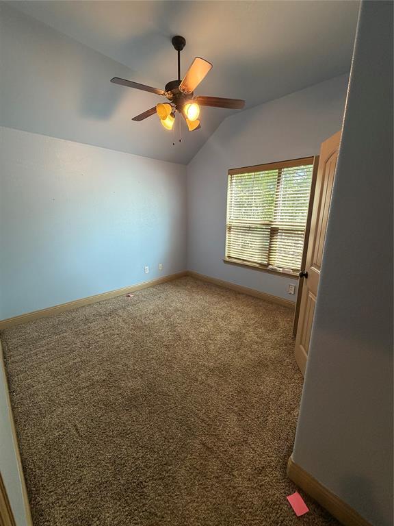 607 Deverson Drive Property Photo 4