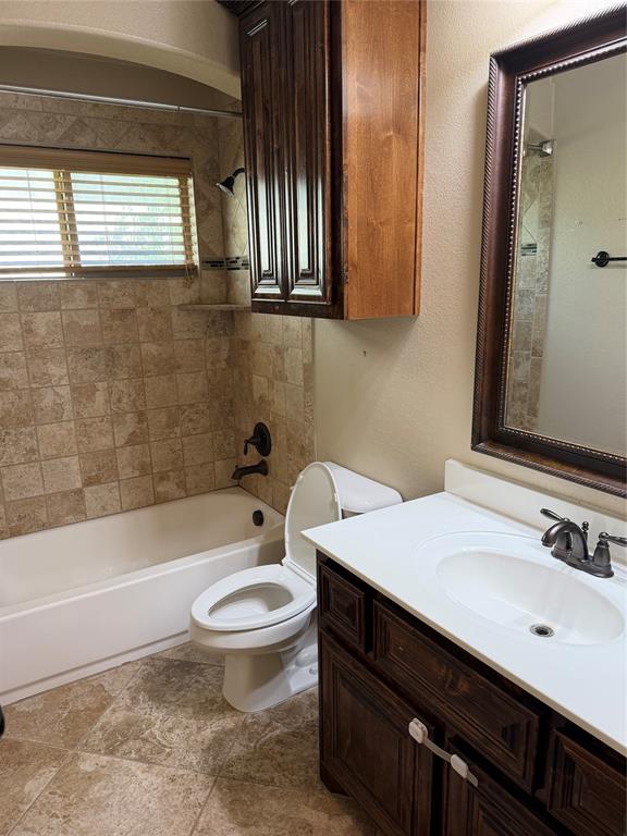 607 Deverson Drive Property Photo 8