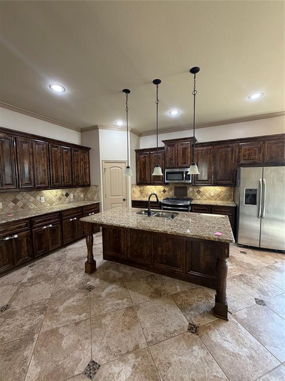 607 Deverson Drive Property Photo 11