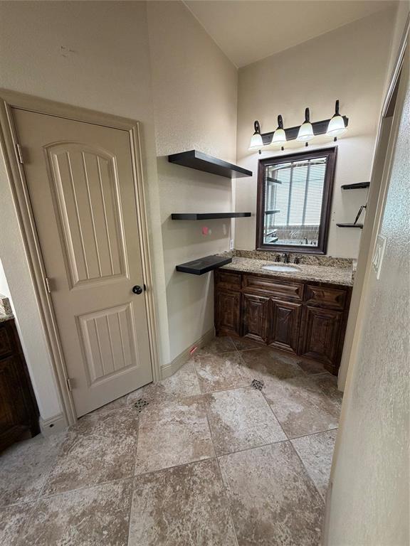 607 Deverson Drive Property Photo 17
