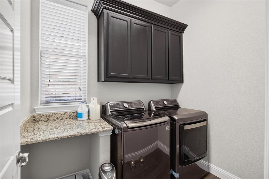 6820 Westbury Drive Property Photo 16