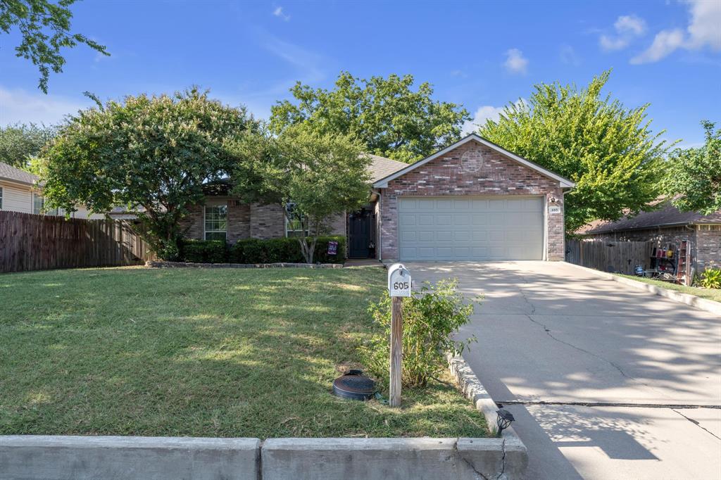 605 E Ross Street Property Photo 4