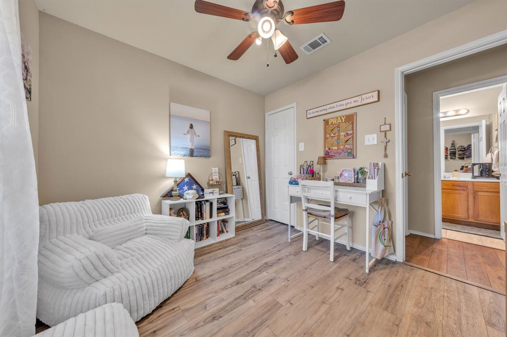 605 E Ross Street Property Photo 16