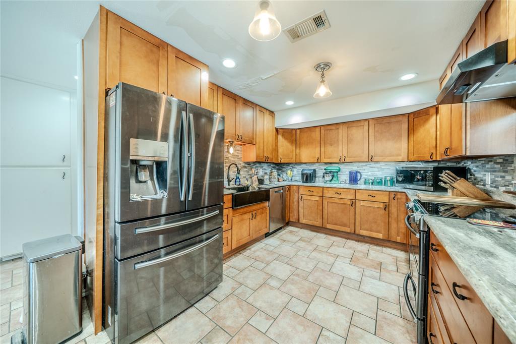 1202 Driftwood Drive Property Photo 6
