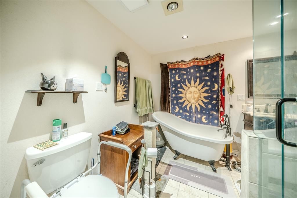 1202 Driftwood Drive Property Photo 12