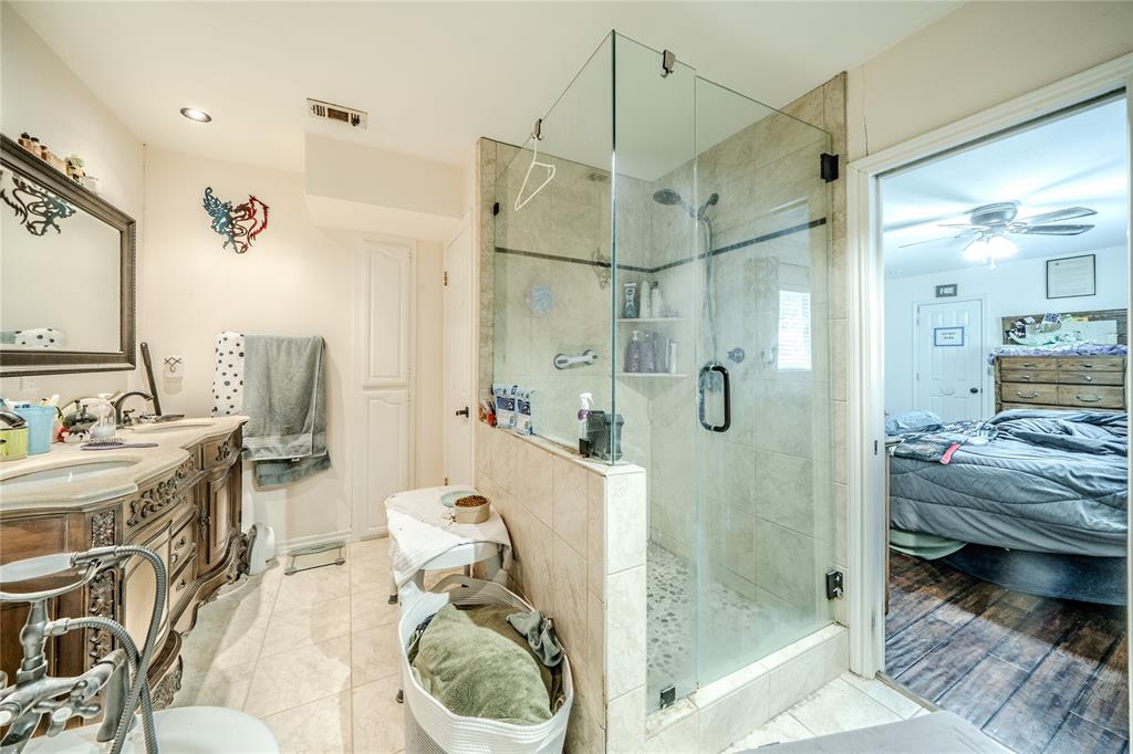 1202 Driftwood Drive Property Photo 13