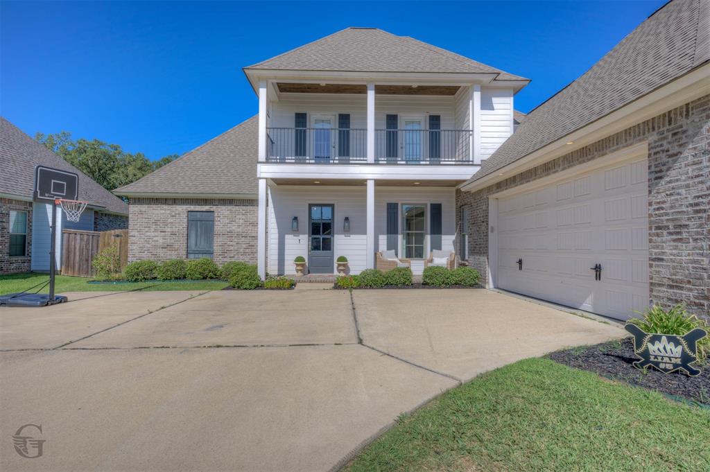 941 Dumaine Drive Property Photo 3