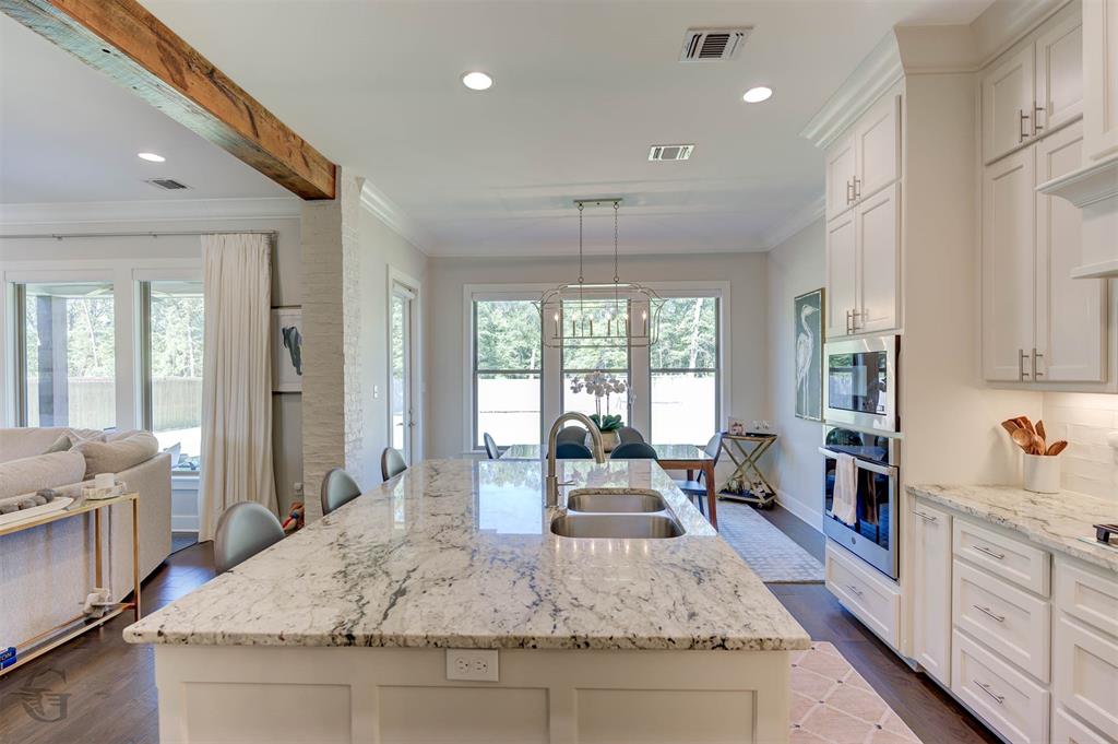 941 Dumaine Drive Property Photo 15
