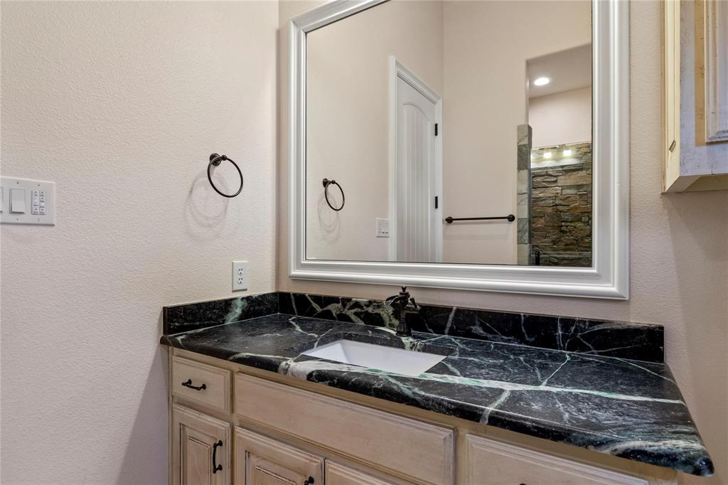 204 Pinnacle Club Place Property Photo 17
