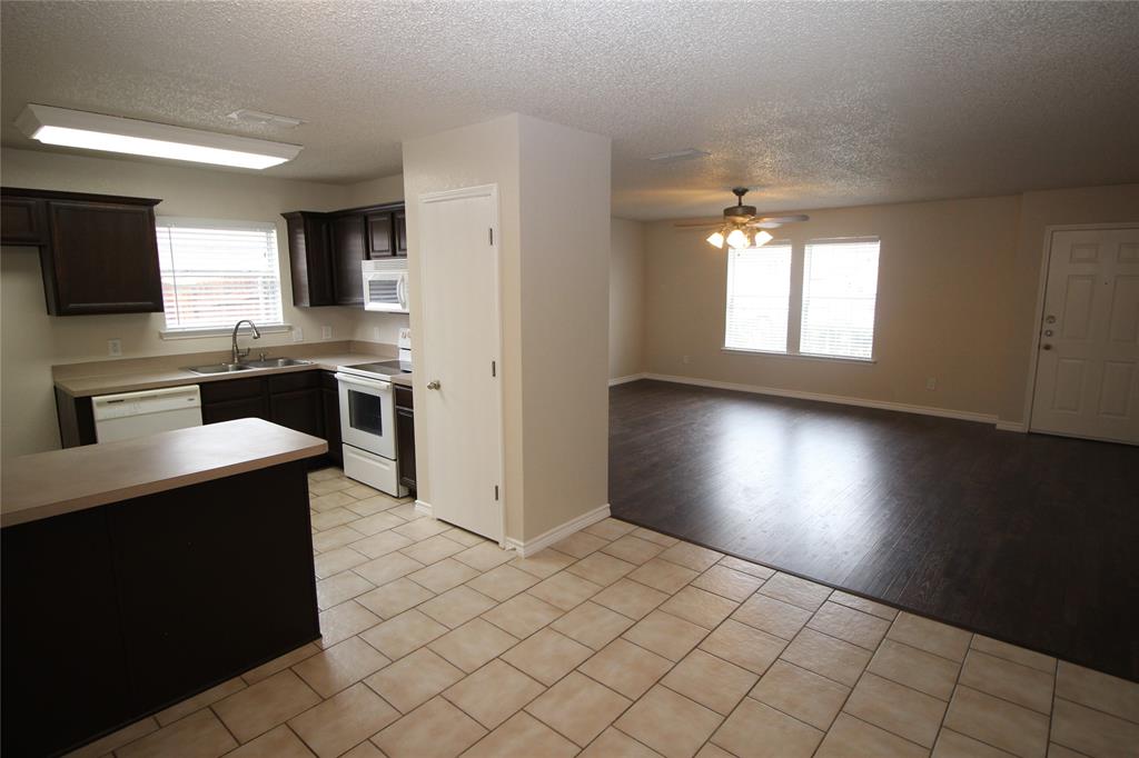856 Mccully Street Property Photo 3