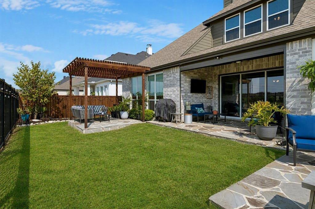 1737 Clem Castle Drive Property Photo 3