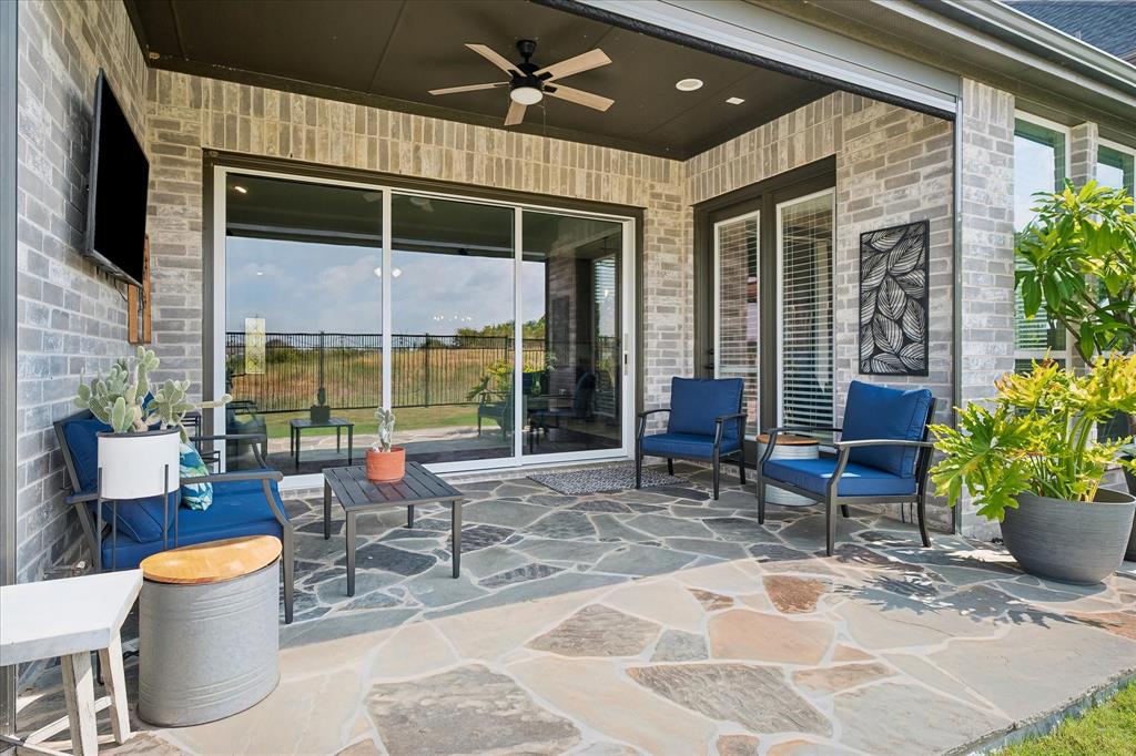 1737 Clem Castle Drive Property Photo 4