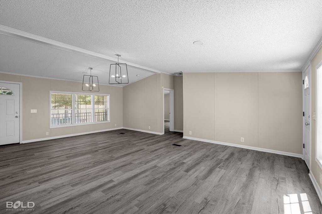 8725 Pinehaven Drive Property Photo 8