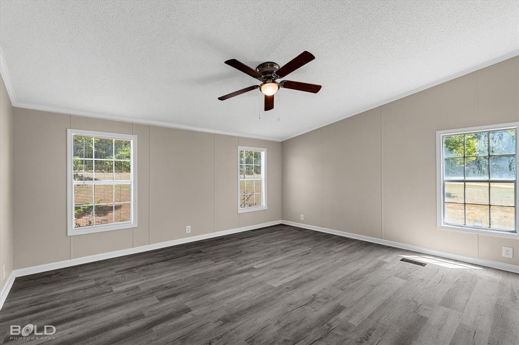 8725 Pinehaven Drive Property Photo 11