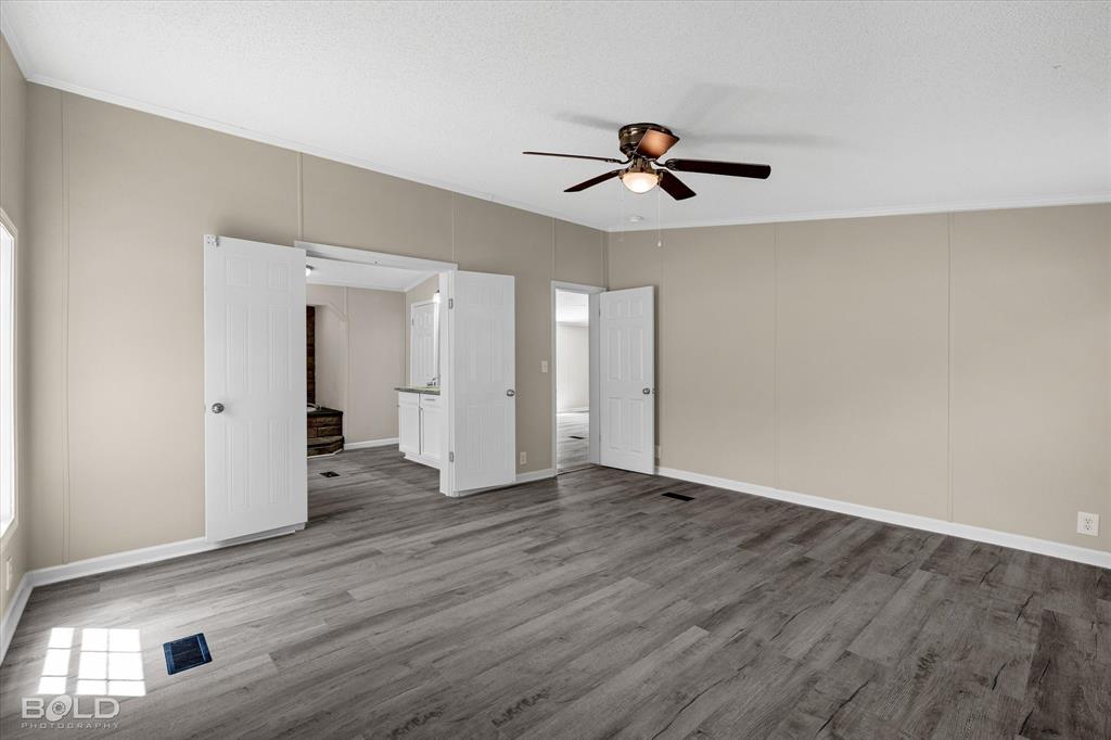 8725 Pinehaven Drive Property Photo 12