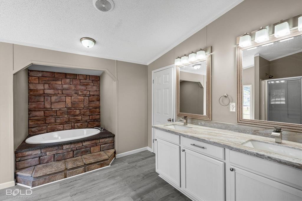 8725 Pinehaven Drive Property Photo 13