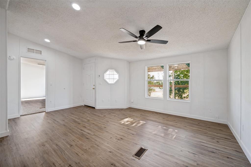 603 County Road 2133 Property Photo 6