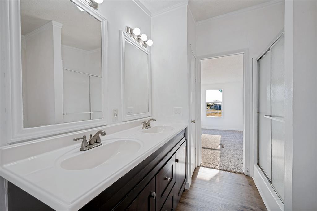 603 County Road 2133 Property Photo 23