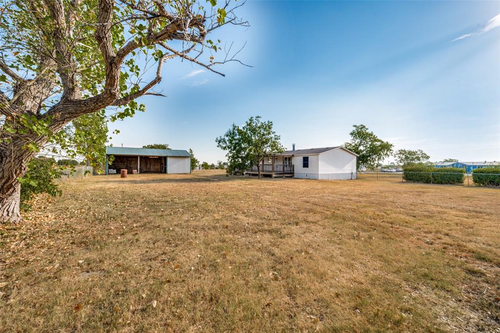 603 County Road 2133 Property Photo 26