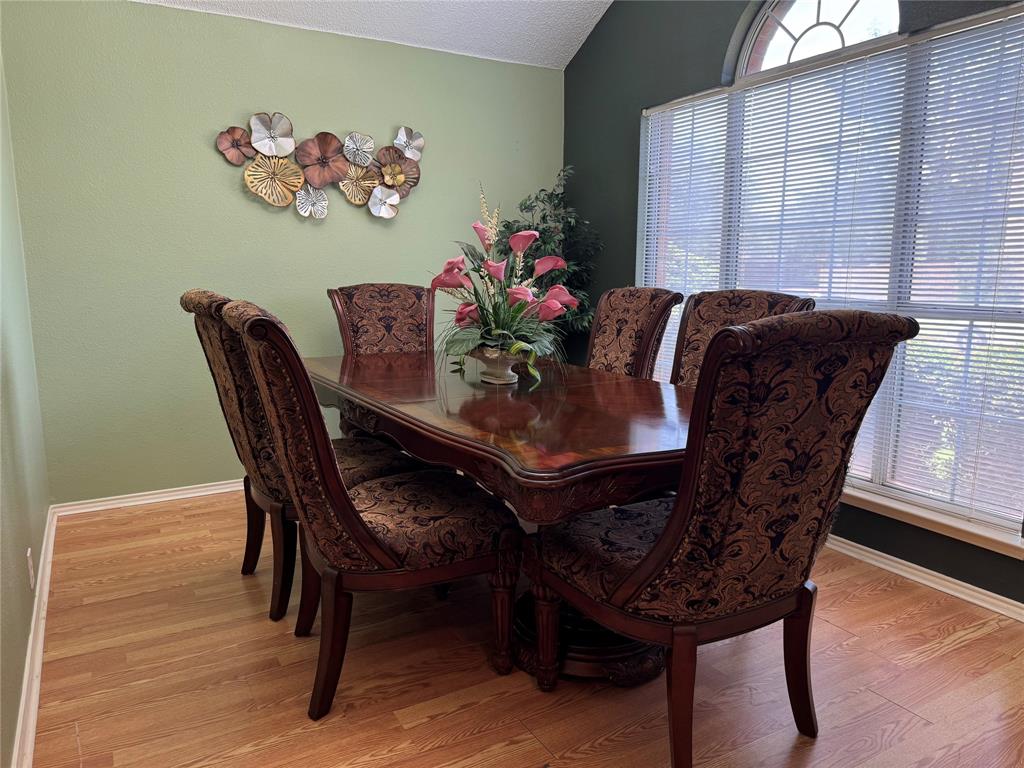 1236 Quaker Lane Property Photo 3